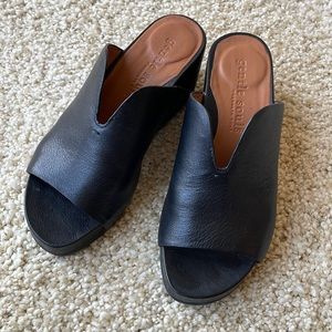 Gentle Souls Gisele 65 Mule, EUC